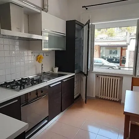 Apartamento Centro A 500 Mt Mare, Trilocale Con 2 A Letti Piani, 1 Posto Auto *