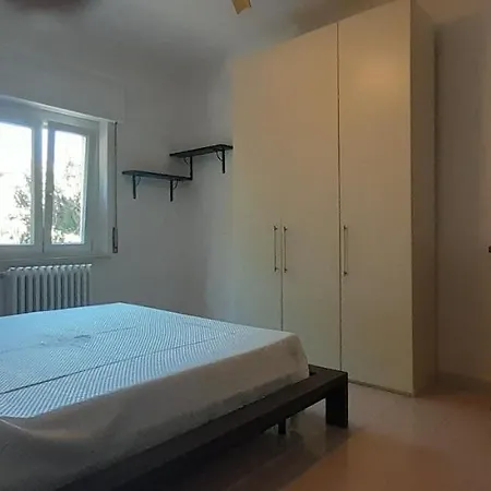 Centro A 500 Mt Mare, Trilocale Con 2 A Letti Piani, 1 Posto Auto * Numana