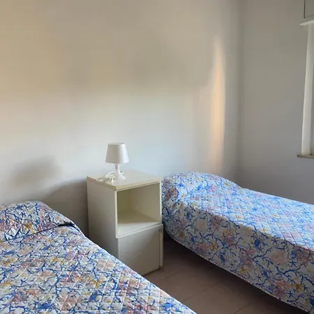 Centro A 500 Mt Mare, Trilocale Con 2 A Letti Piani, 1 Posto Auto Lejlighed *